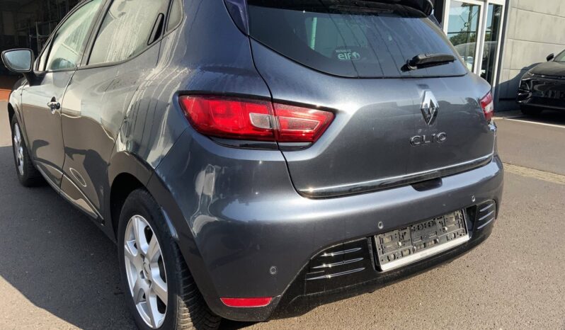 Auta miejskie RENAULT Clio  2018 Benzyna Manualna FWD (przód) Szary 5 5 Niemcy Metalik full