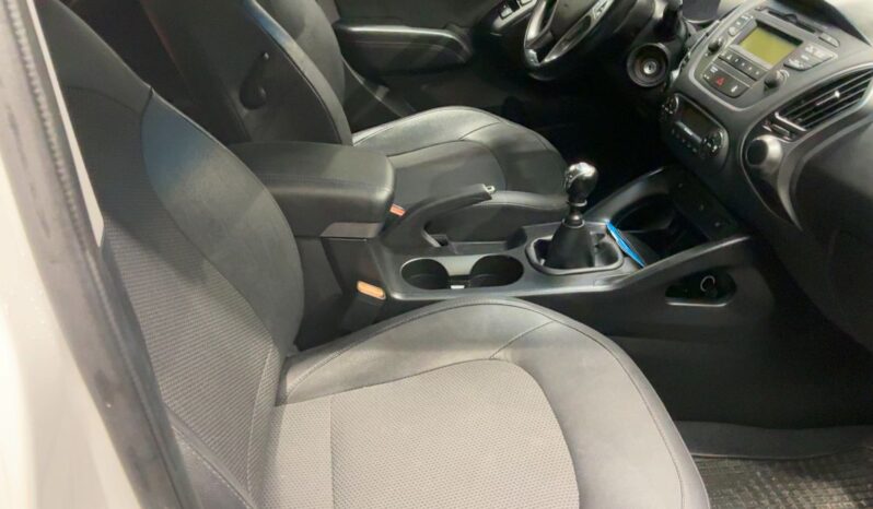 SUV HYUNDAI ix35  2015 Diesel Manualna FWD (przód) Biały 5 5 Niemcy Metalik full