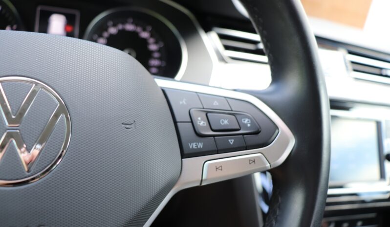 VOLKSWAGEN PASSAT 1.5 BENZYNA, SERWISOWANY, 1 WŁAŚCICIEL, KRAJOWY full