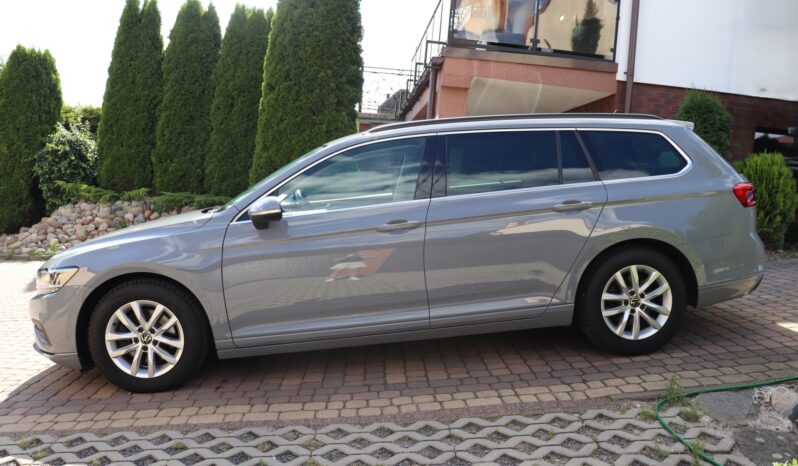 VOLKSWAGEN PASSAT 1.5 BENZYNA, SERWISOWANY, 1 WŁAŚCICIEL, KRAJOWY full