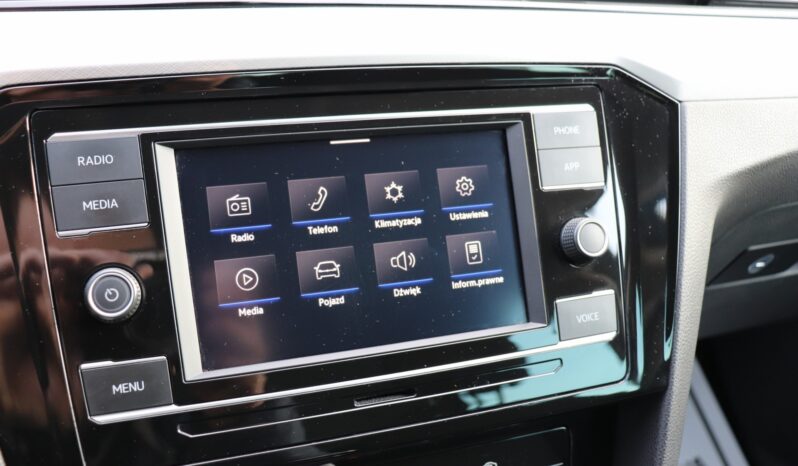 VOLKSWAGEN PASSAT 1.5 BENZYNA, SERWISOWANY, 1 WŁAŚCICIEL, KRAJOWY full