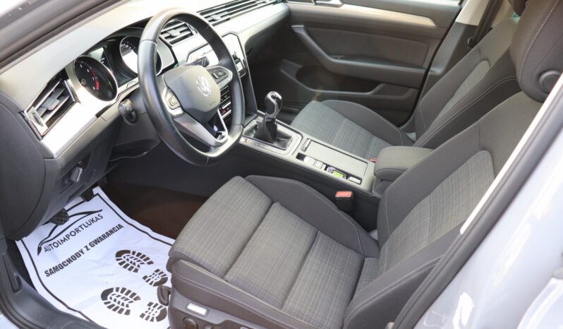 VOLKSWAGEN PASSAT 1.5 BENZYNA, SERWISOWANY, 1 WŁAŚCICIEL, KRAJOWY full