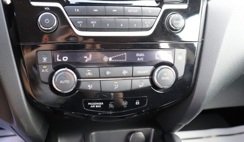 NISSAN QASHQAI 1.6, NISKI PRZEBIEG, 1 WŁAŚCICIEL, SERWISOWANY full