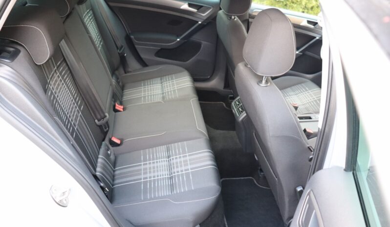 VOLKSWAGEN GOLF VII 2.0 TDI full