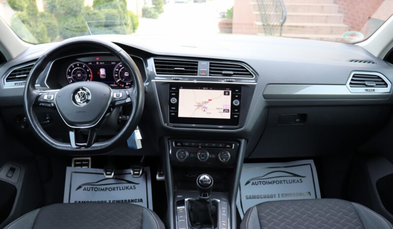 R-LINE,1 WŁAŚCICIEL,SERWISOWANy,F-VAT 23%,BOGATE WYPOSAŻENIE full