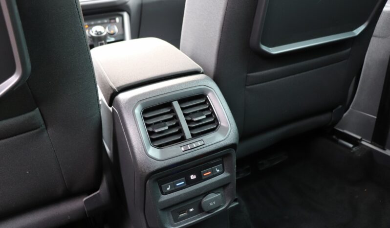 R-LINE,1 WŁAŚCICIEL,SERWISOWANy,F-VAT 23%,BOGATE WYPOSAŻENIE full