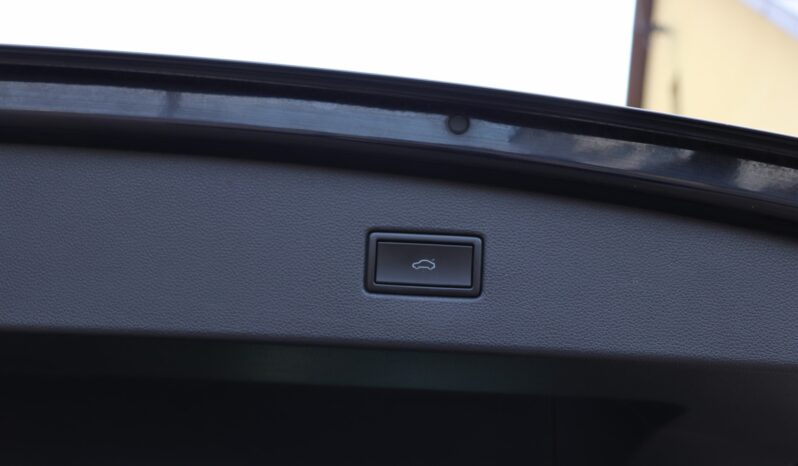 R-LINE,1 WŁAŚCICIEL,SERWISOWANy,F-VAT 23%,BOGATE WYPOSAŻENIE full