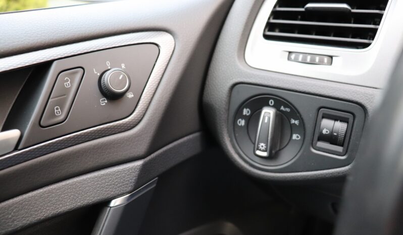 VW Golf 2,0 TDI BMT Lounge full