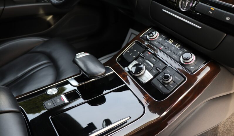 AUDI A8 3.0 V6 262KM full