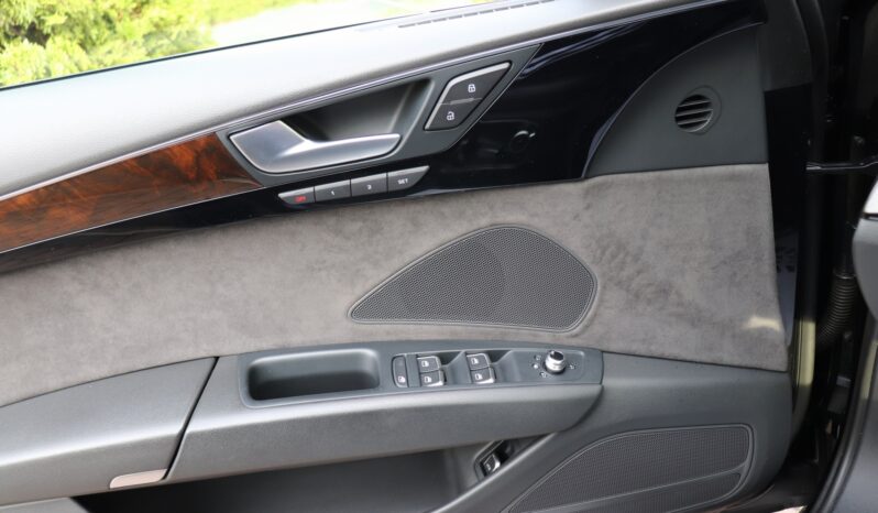 AUDI A8 3.0 V6 262KM full