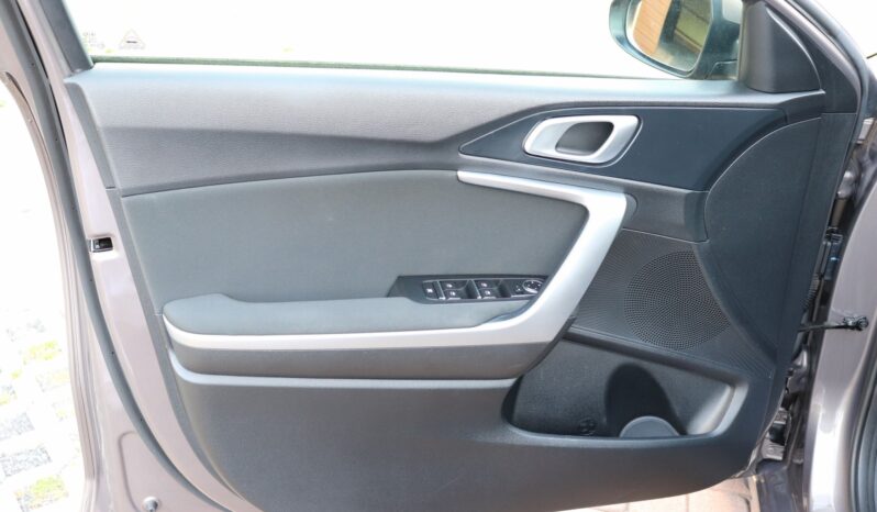 KIA CEED 1.4 BENZYNA. NISKI PRZEBIEG, SERWISOWANY full