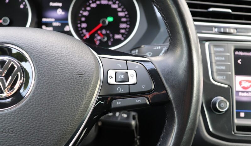 VOLKSWAGEN TIGUAN 2.0 TDI, 1 WŁAŚCICIEL, SERWISOWANY, GWARANCJA, 4X4, DSG full