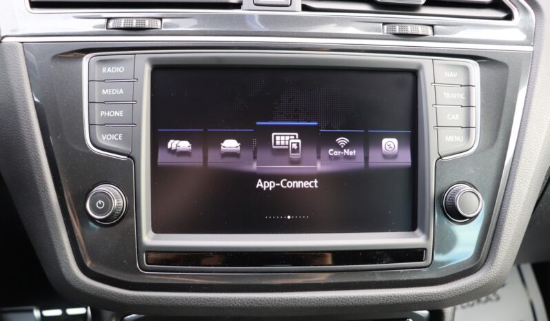 VOLKSWAGEN TIGUAN 2.0 TDI, 1 WŁAŚCICIEL, SERWISOWANY, GWARANCJA, 4X4, DSG full