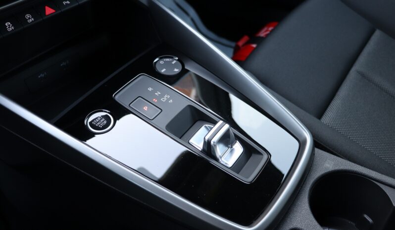 AUDI A3 35 TFSI MHEV S-TRONIC, 1 WŁAŚCICIEL, KRAJOWY, SERWISOWANY, NISKI PRZEBIEG, GWARANCJA, SAM PARKUJE full