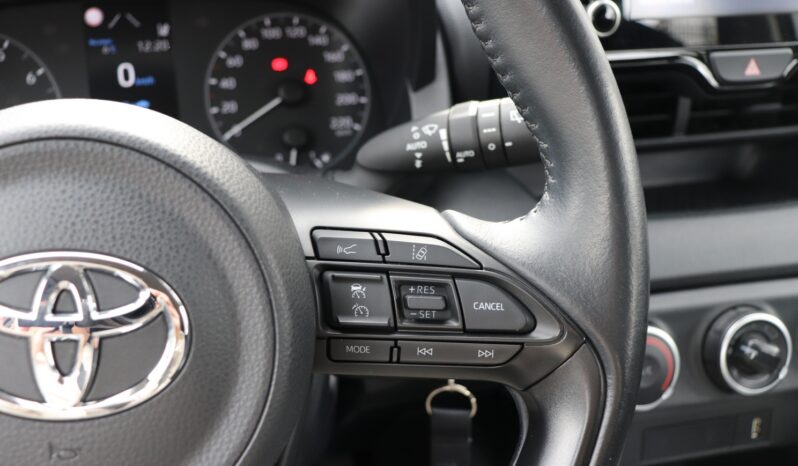 TOYOTA YARIS 1.5, 1 WŁAŚCICIEL, SERWISOWANY, NISKI PRZEBIEG, GWARANCJA full