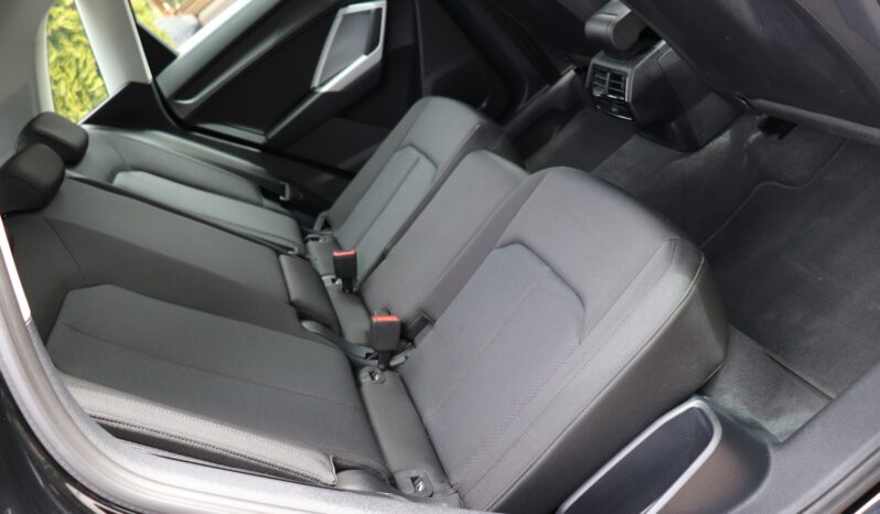 AUDI Q3 1.5 TSI, KRAJOWY, 1 WŁAŚCICIEL, F-VAT 23%, SERWISOWANY, GWARANCJA full