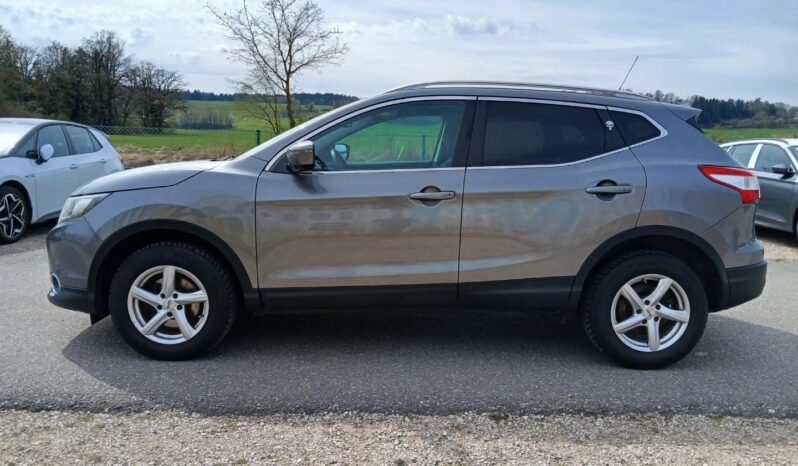 Nissan Qashqai 1.6 full